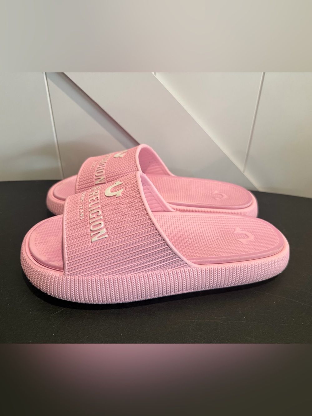 True Religion Bubblegum Pink Logo Slide Sandals - Picture 4 of 8